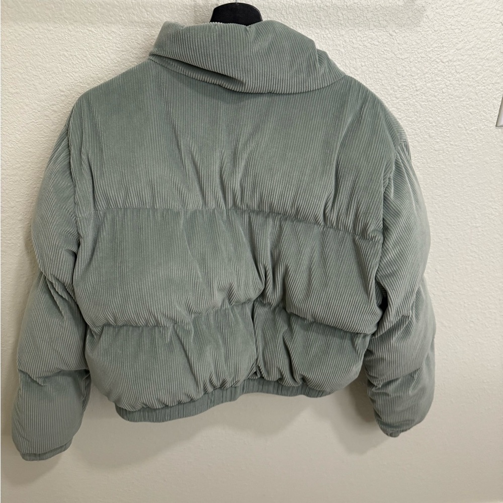 Cropped Puffer Jacket - Picture 4 of 4